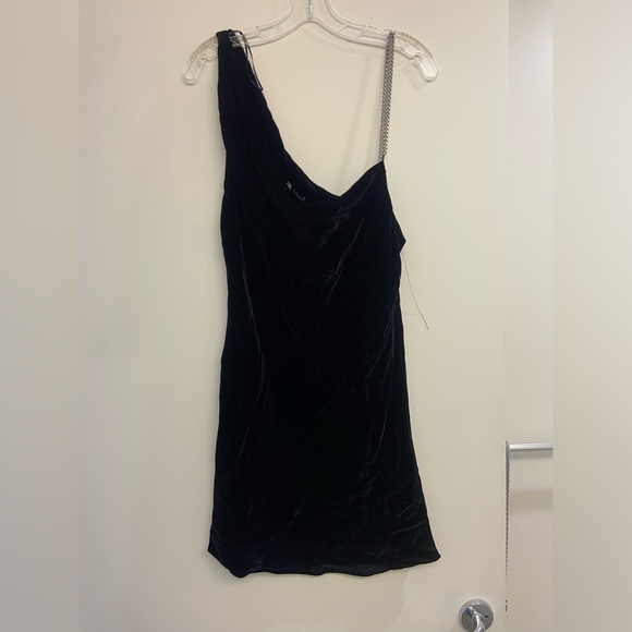 Zara Black Velvet Dress with Chain Stap - Picture 3 of 6